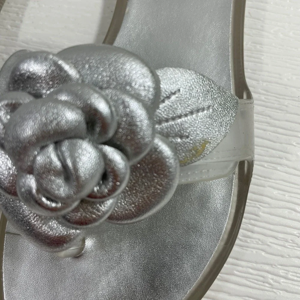 Stuart Weitzman Silver‎ Flower Jelly Thong Sandals Women's Size 9 - Picture 4 of 6